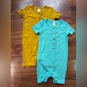 Set of 2 Kate Quinn Buttoned Baby Rompers in Mustard and Teal